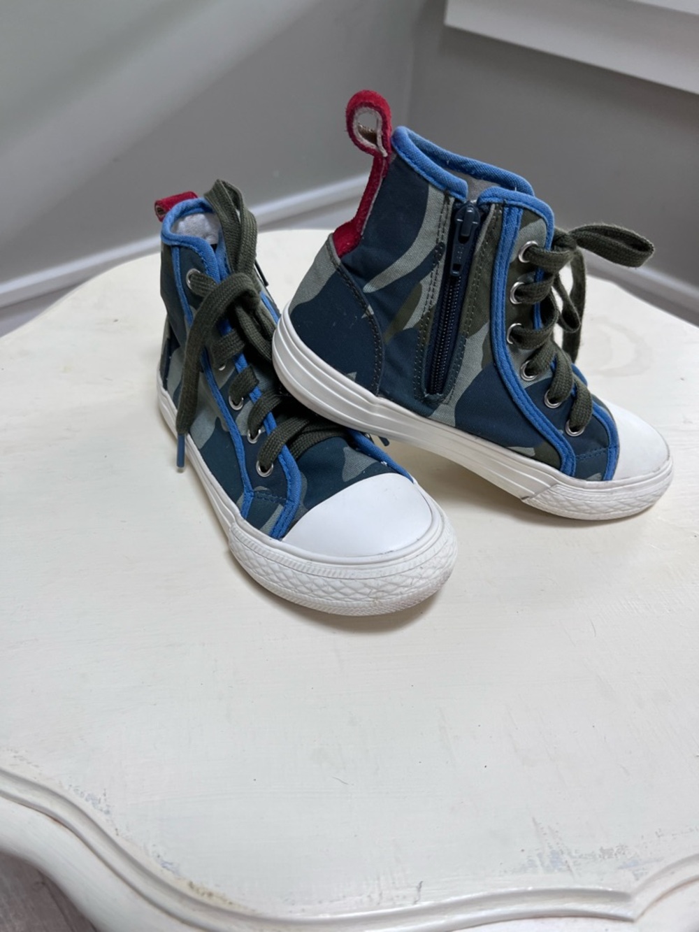 Mini Boden Kids High-Top Sneakers in Navy, Olive & Red